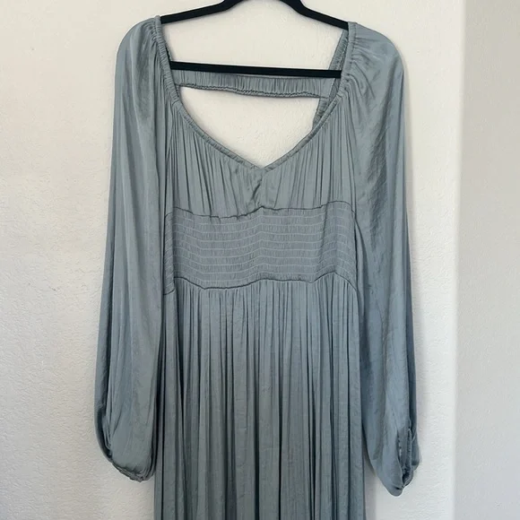 Silver Blue Satin Long Sleeve Midi Dress - Picture 2 of 3